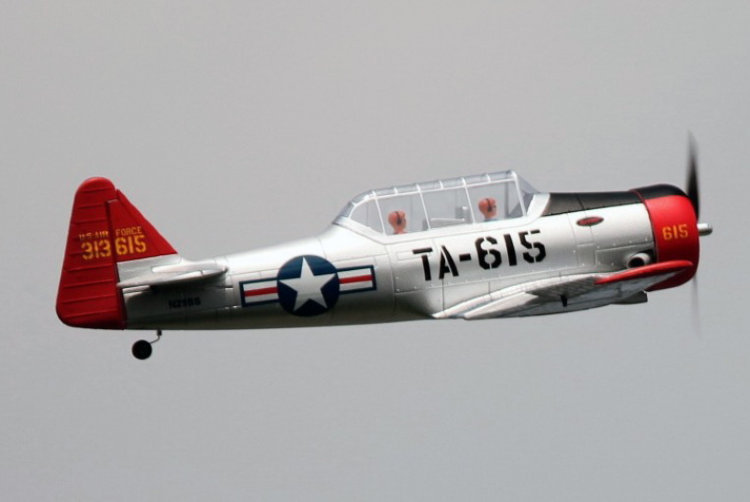 AT-6 Texan, артикул DY8944